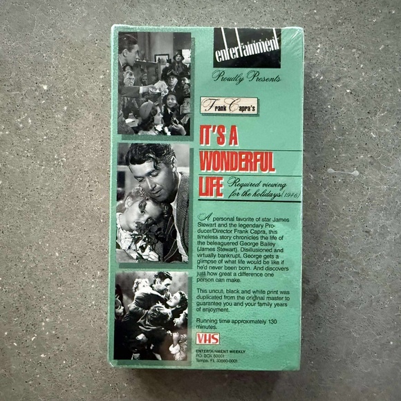 “IT’S A WONDERFUL LIFE” VHS TAPE SEALED (1946) - Picture 2 of 2